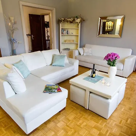 Apartamento Sleeps 5